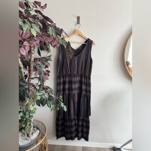 Tribal femme Sleeveless Black Striped Maxi Dress -